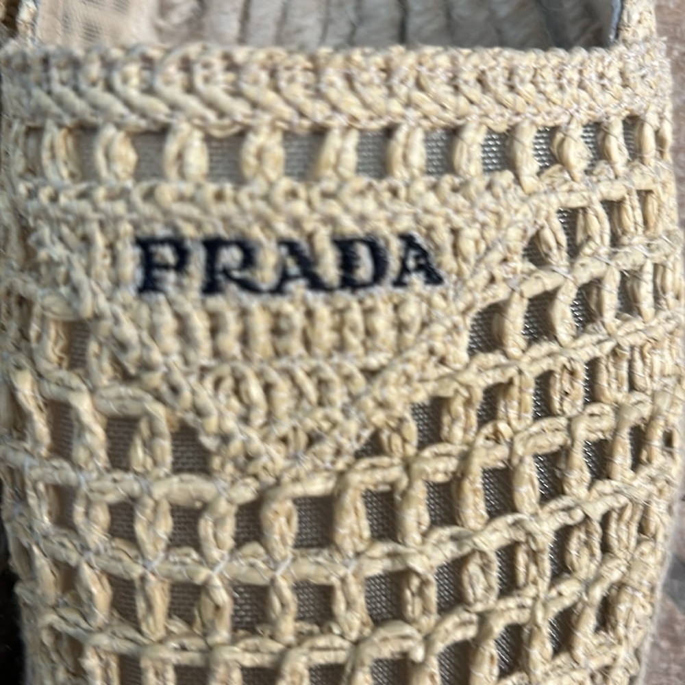 Prada tan shoes - Picture 3 of 4